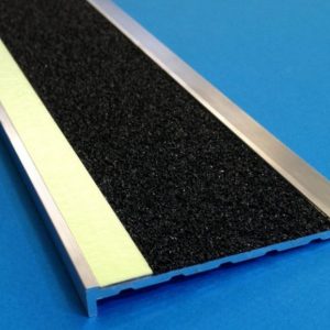 Vigil Antislip Aluminium Stairtread fotoluminescent 1 meter breed